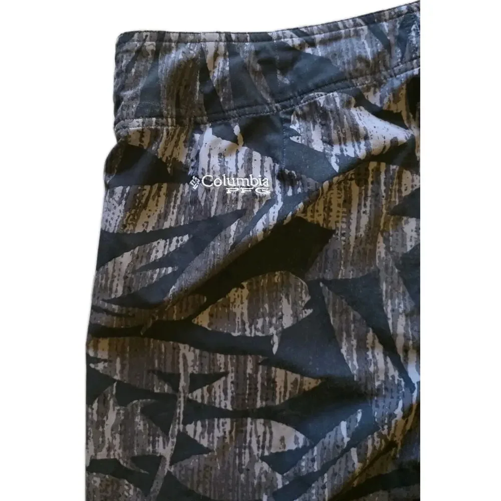 Columbia PFG Omni-Shield Board Shorts Mens 34 Black/Gray Tropical Print